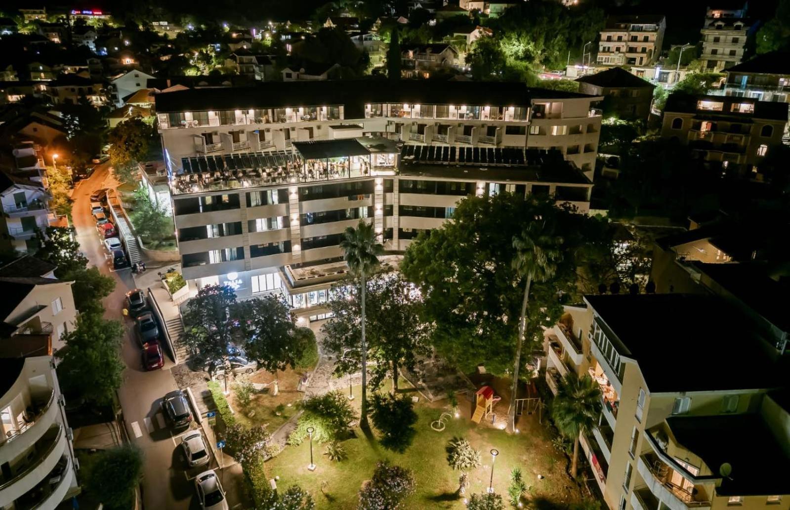 Hotel Talia Topla Extérieur photo