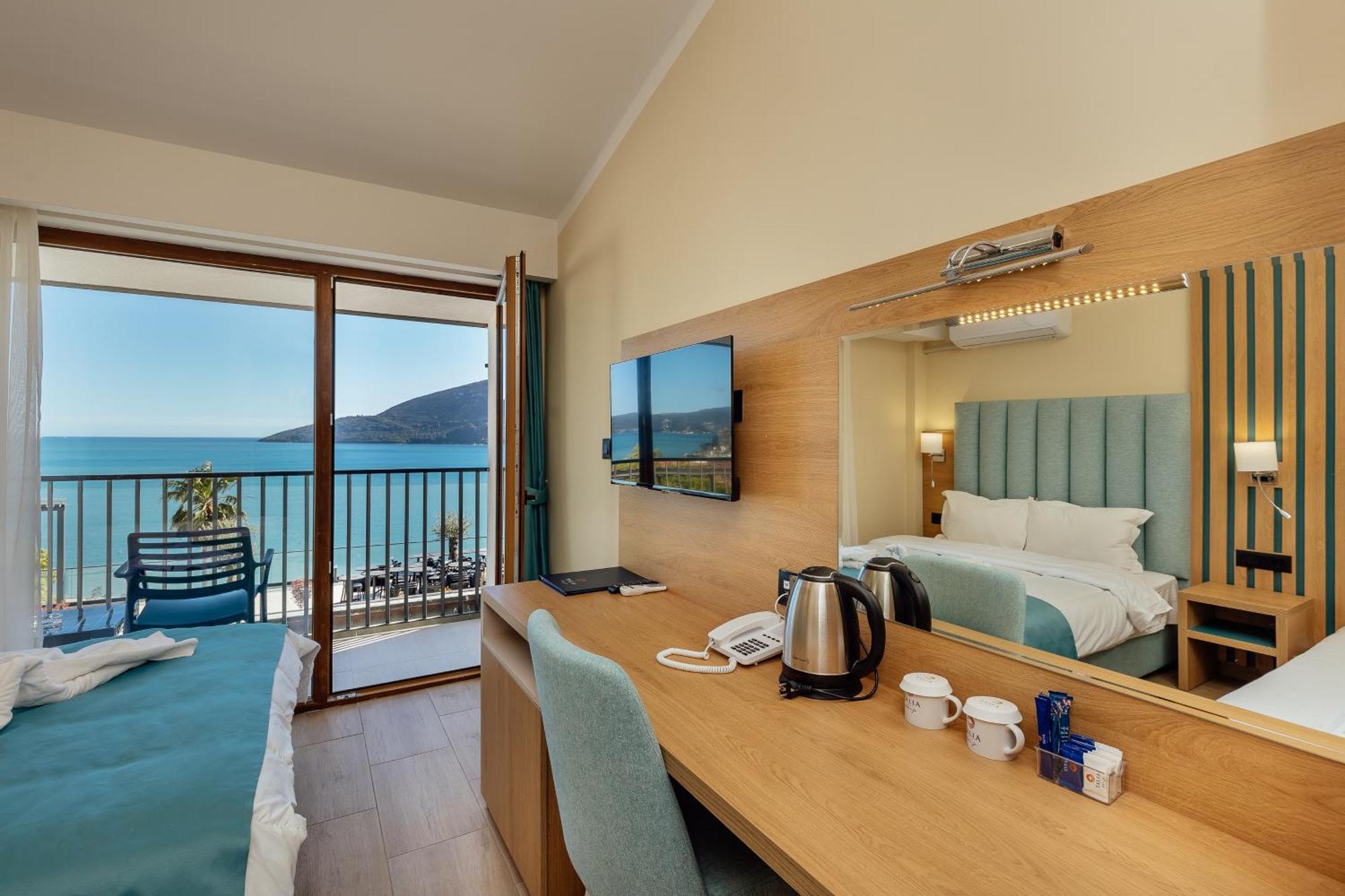 Hotel Talia Topla Extérieur photo