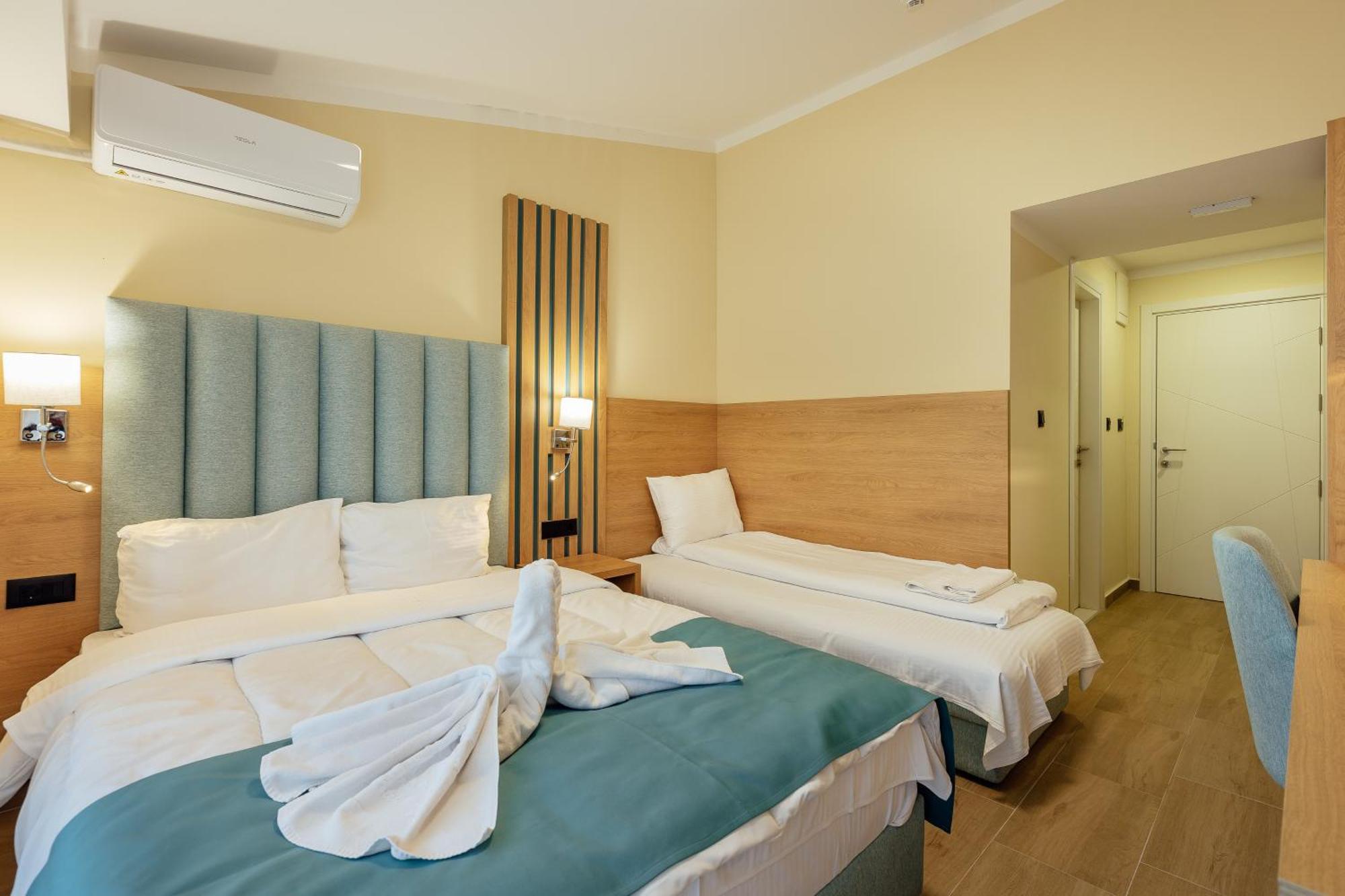Hotel Talia Topla Extérieur photo