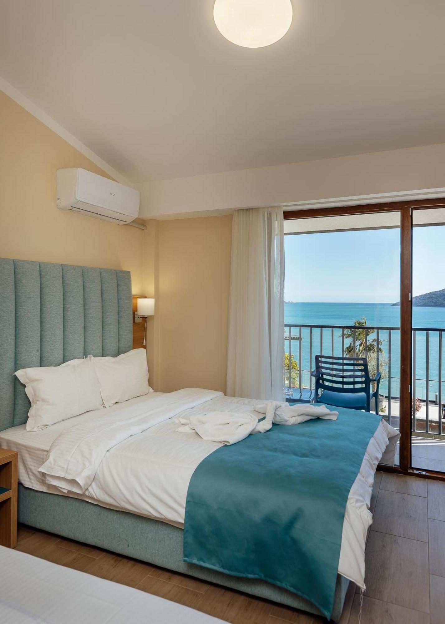 Hotel Talia Topla Extérieur photo