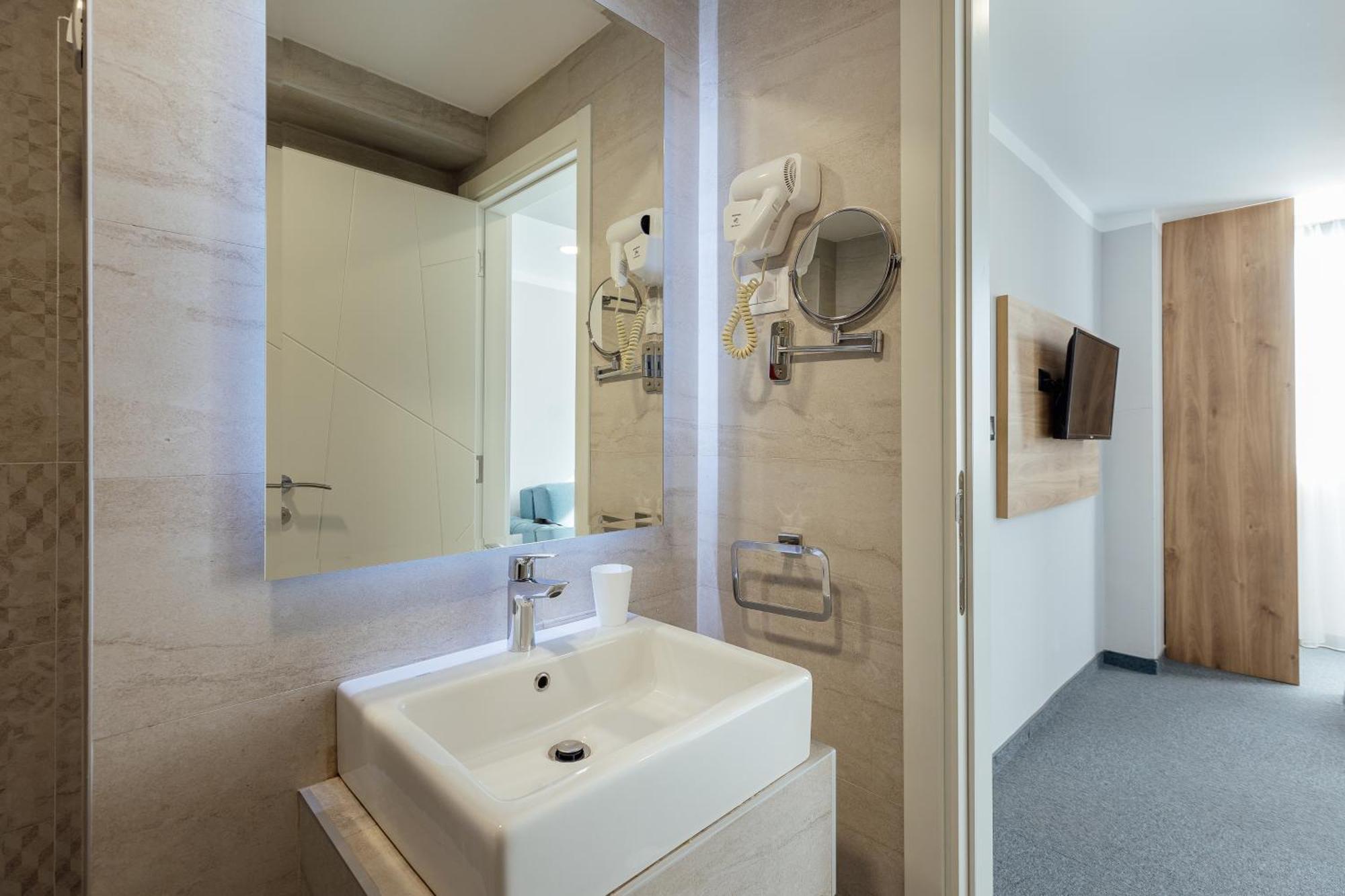 Hotel Talia Topla Extérieur photo